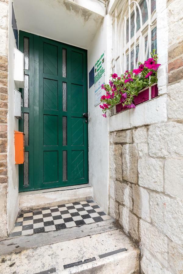 Studio Nana - By Golden Gate In Old Town Split Exteriör bild